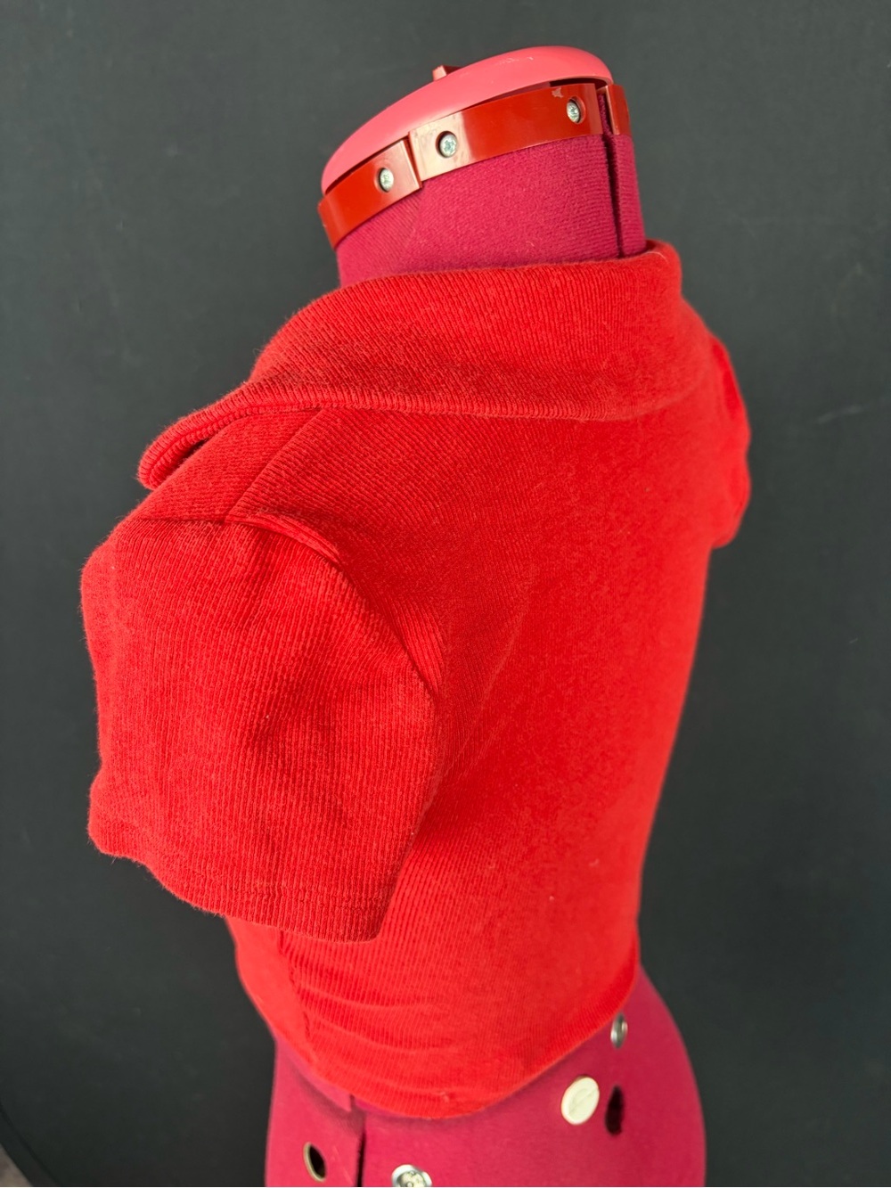 Red Ribbed V-Neck Short Sleeve Top - Picture 3 of 6